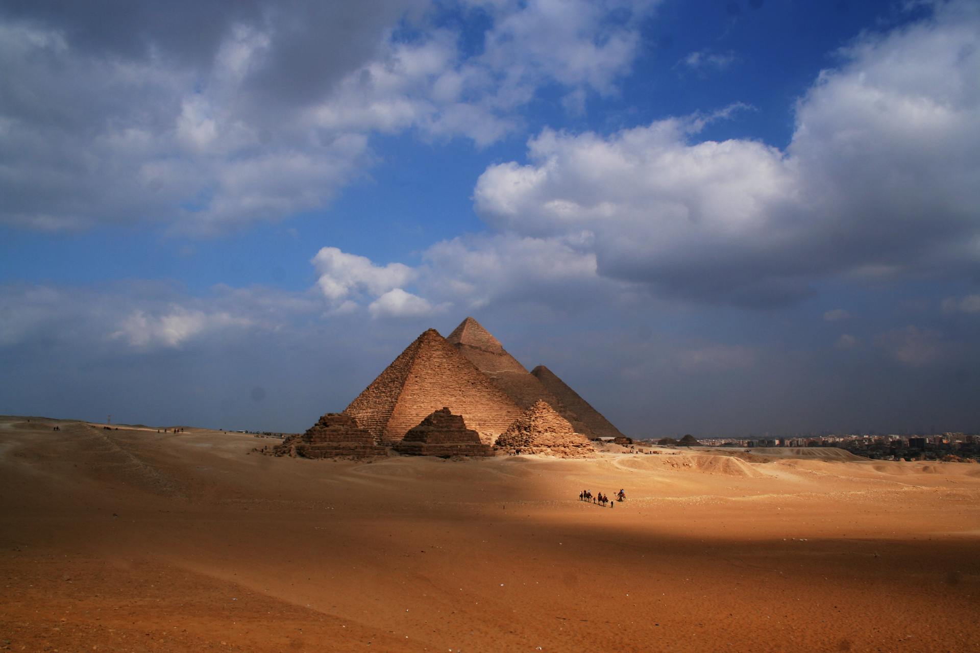 Day Tour To Giza Pyramids & Citadel and Old Cairo - الصورة 7
